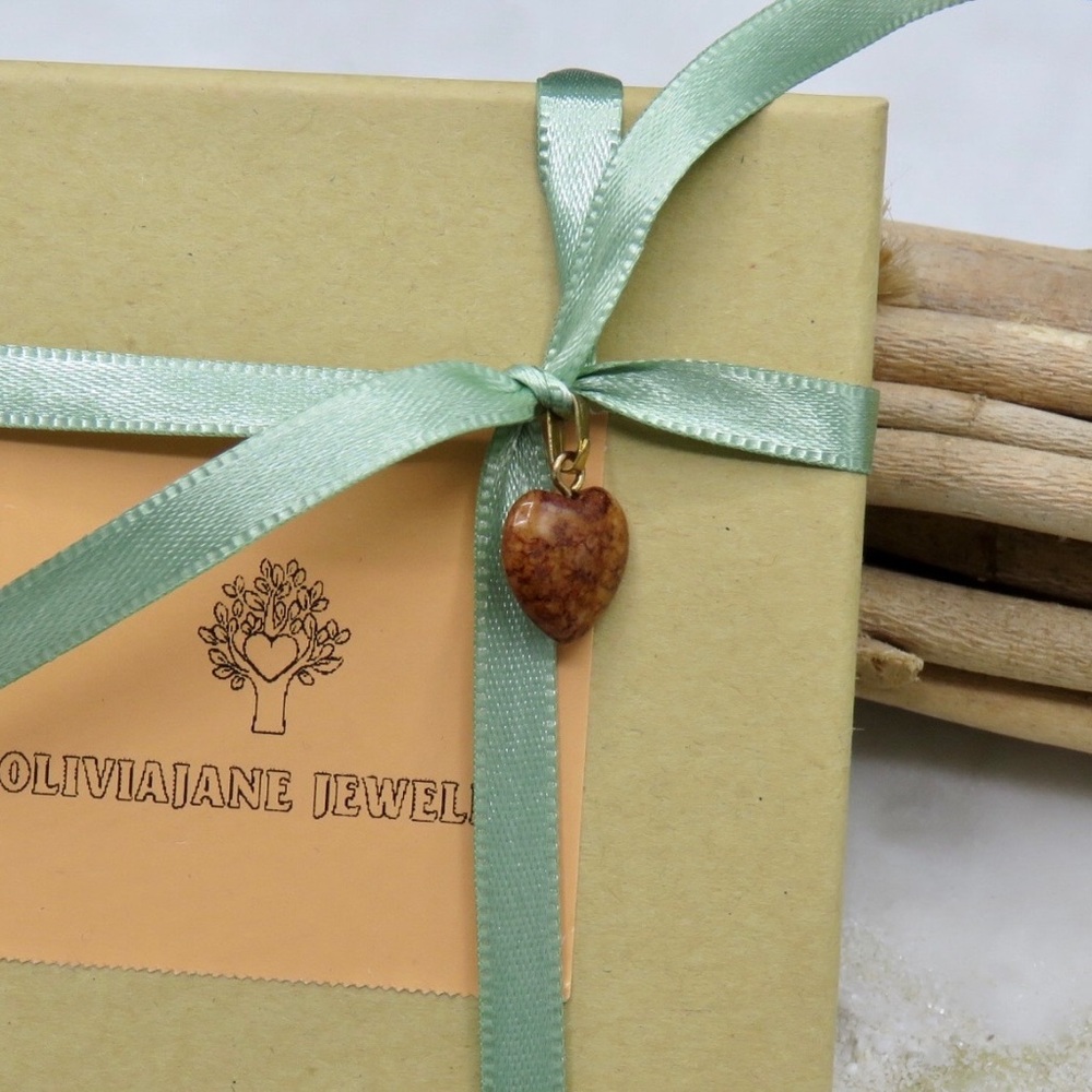 Meet your Posher and creator of OliviaJane Jewelry, Amy